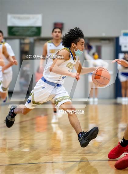 Thumbnail 1 in Chief Leschi vs Toledo (WIAA 2B District Playoff) photogallery.