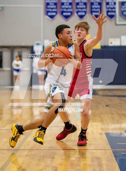 Thumbnail 1 in Chief Leschi vs Toledo (WIAA 2B District Playoff) photogallery.