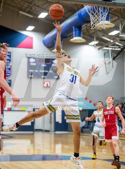 Thumbnail 2 in Chief Leschi vs Toledo (WIAA 2B District Playoff) photogallery.