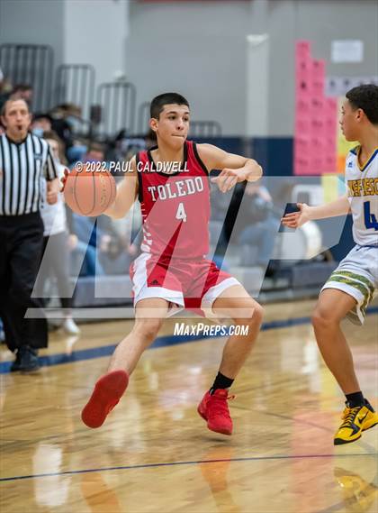 Thumbnail 1 in Chief Leschi vs Toledo (WIAA 2B District Playoff) photogallery.