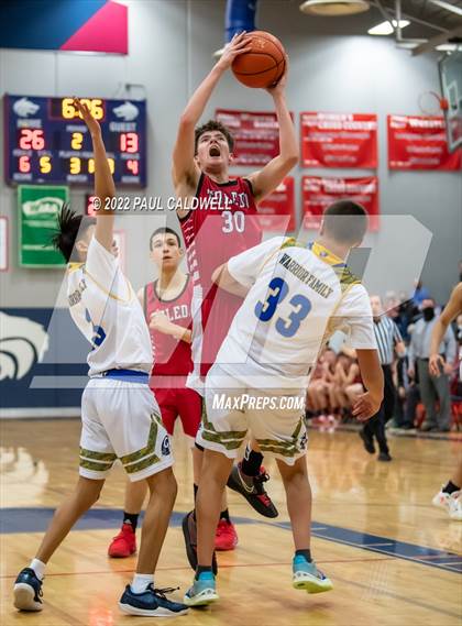 Thumbnail 2 in Chief Leschi vs Toledo (WIAA 2B District Playoff) photogallery.