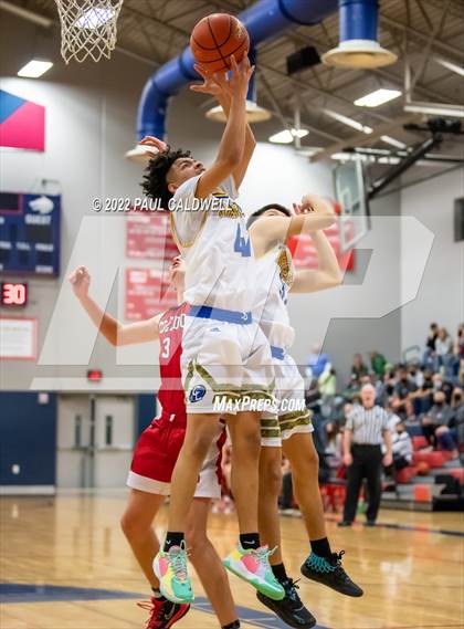 Thumbnail 3 in Chief Leschi vs Toledo (WIAA 2B District Playoff) photogallery.