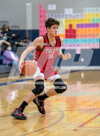 Thumbnail 1 in Chief Leschi vs Toledo (WIAA 2B District Playoff) photogallery.