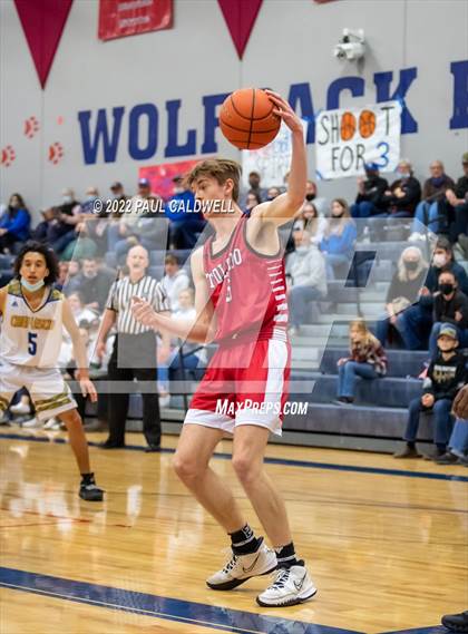 Thumbnail 1 in Chief Leschi vs Toledo (WIAA 2B District Playoff) photogallery.