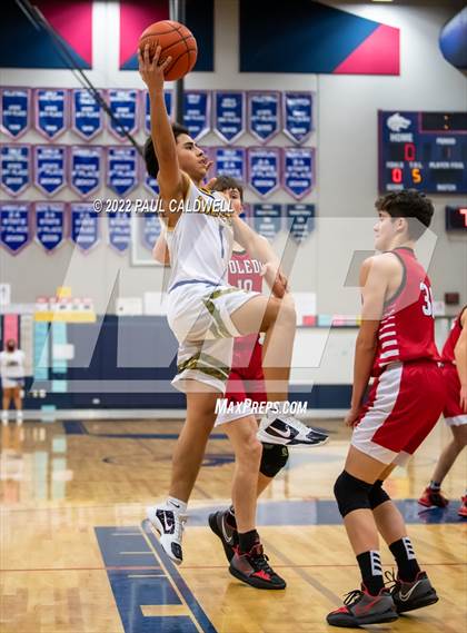 Thumbnail 2 in Chief Leschi vs Toledo (WIAA 2B District Playoff) photogallery.