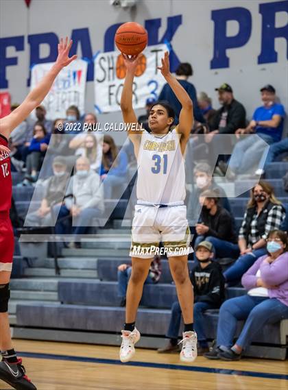 Thumbnail 3 in Chief Leschi vs Toledo (WIAA 2B District Playoff) photogallery.