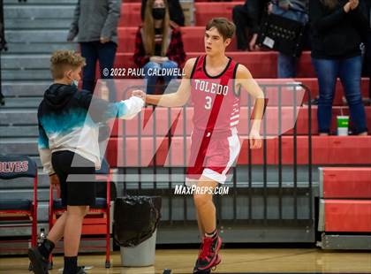 Thumbnail 1 in Chief Leschi vs Toledo (WIAA 2B District Playoff) photogallery.