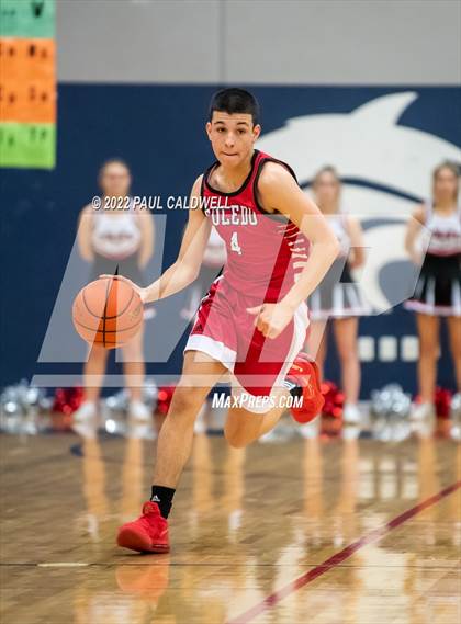 Thumbnail 2 in Chief Leschi vs Toledo (WIAA 2B District Playoff) photogallery.
