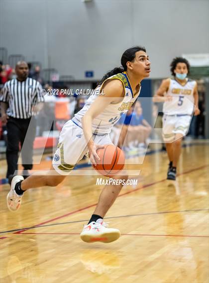 Thumbnail 3 in Chief Leschi vs Toledo (WIAA 2B District Playoff) photogallery.
