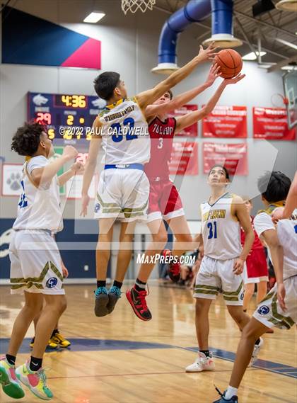 Thumbnail 3 in Chief Leschi vs Toledo (WIAA 2B District Playoff) photogallery.