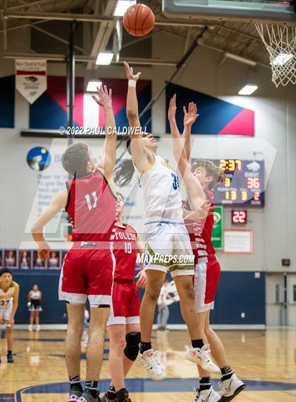Thumbnail 3 in Chief Leschi vs Toledo (WIAA 2B District Playoff) photogallery.