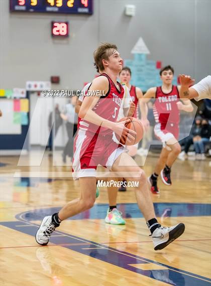 Thumbnail 3 in Chief Leschi vs Toledo (WIAA 2B District Playoff) photogallery.