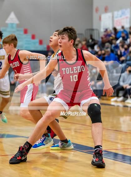 Thumbnail 1 in Chief Leschi vs Toledo (WIAA 2B District Playoff) photogallery.