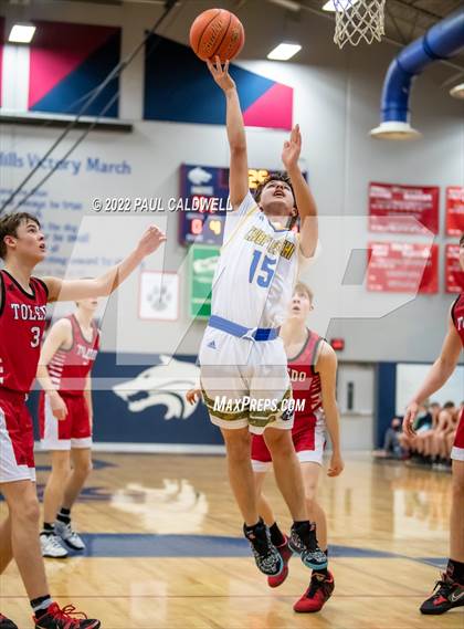 Thumbnail 2 in Chief Leschi vs Toledo (WIAA 2B District Playoff) photogallery.