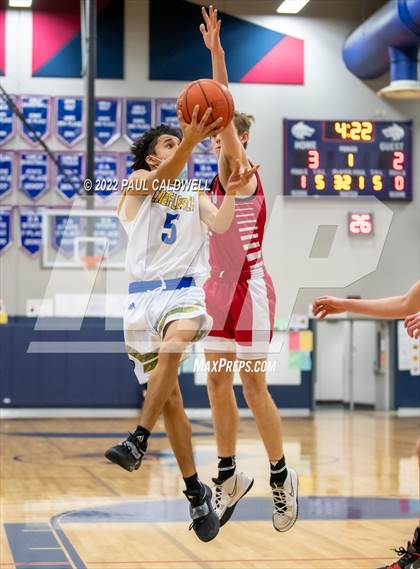 Thumbnail 1 in Chief Leschi vs Toledo (WIAA 2B District Playoff) photogallery.