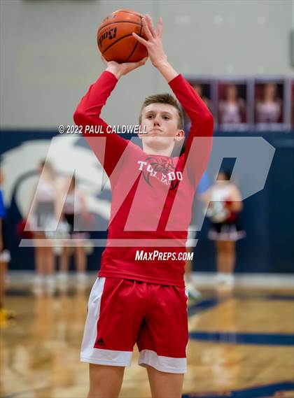 Thumbnail 2 in Chief Leschi vs Toledo (WIAA 2B District Playoff) photogallery.
