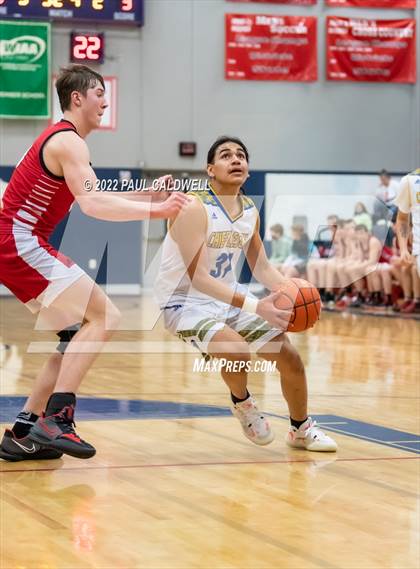 Thumbnail 2 in Chief Leschi vs Toledo (WIAA 2B District Playoff) photogallery.
