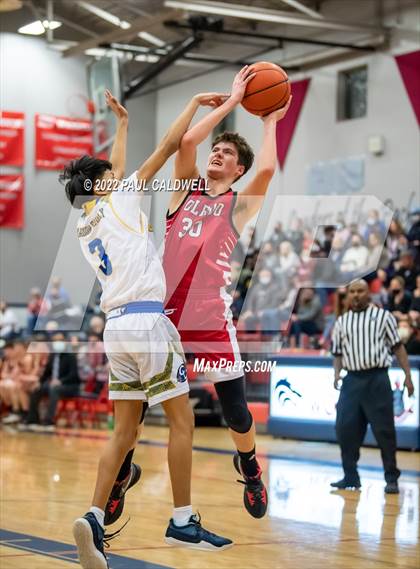 Thumbnail 1 in Chief Leschi vs Toledo (WIAA 2B District Playoff) photogallery.