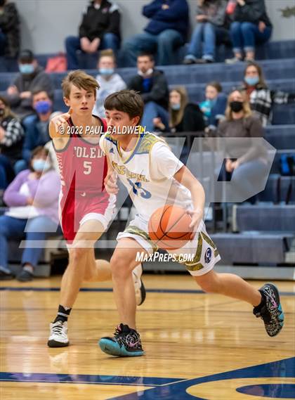 Thumbnail 1 in Chief Leschi vs Toledo (WIAA 2B District Playoff) photogallery.