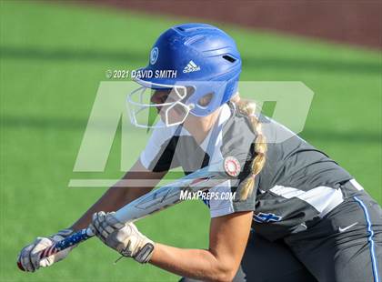 Thumbnail 2 in Liberty North vs Central - MSHSAA District Championship photogallery.