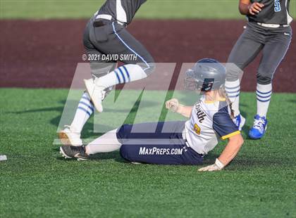 Thumbnail 2 in Liberty North vs Central - MSHSAA District Championship photogallery.