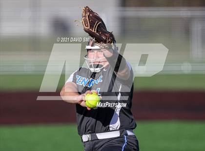 Thumbnail 1 in Liberty North vs Central - MSHSAA District Championship photogallery.