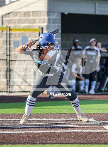 Thumbnail 1 in Liberty North vs Central - MSHSAA District Championship photogallery.