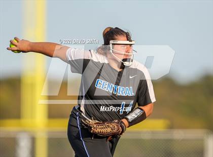Thumbnail 2 in Liberty North vs Central - MSHSAA District Championship photogallery.