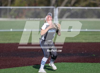 Thumbnail 2 in Liberty North vs Central - MSHSAA District Championship photogallery.