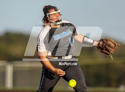 Thumbnail 1 in Liberty North vs Central - MSHSAA District Championship photogallery.