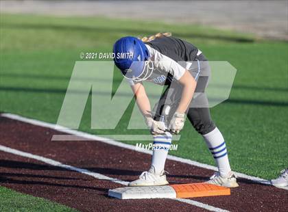Thumbnail 2 in Liberty North vs Central - MSHSAA District Championship photogallery.
