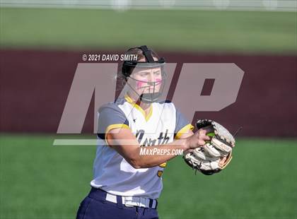 Thumbnail 2 in Liberty North vs Central - MSHSAA District Championship photogallery.