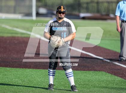 Thumbnail 2 in Liberty North vs Central - MSHSAA District Championship photogallery.