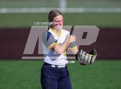 Thumbnail 1 in Liberty North vs Central - MSHSAA District Championship photogallery.