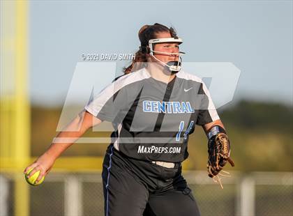 Thumbnail 2 in Liberty North vs Central - MSHSAA District Championship photogallery.