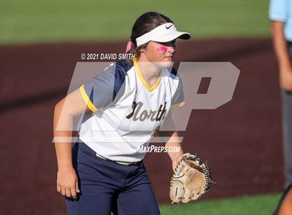 Thumbnail 2 in Liberty North vs Central - MSHSAA District Championship photogallery.
