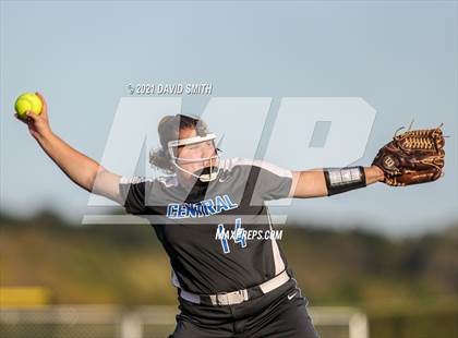 Thumbnail 2 in Liberty North vs Central - MSHSAA District Championship photogallery.