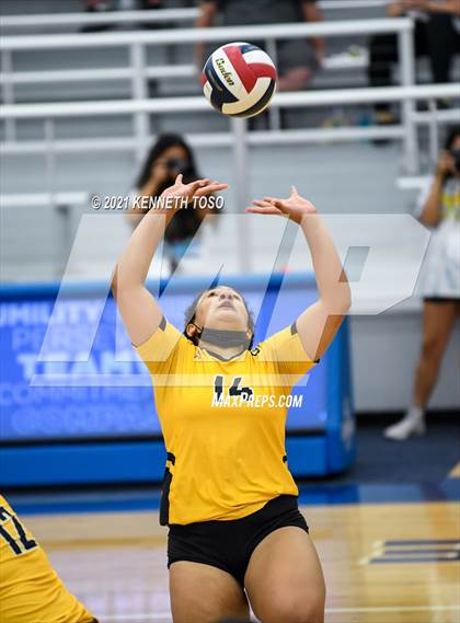 Thumbnail 2 in Brennan vs. Taft photogallery.