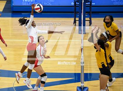 Thumbnail 2 in Brennan vs. Taft photogallery.