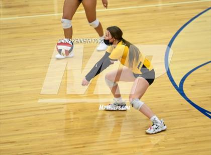 Thumbnail 3 in Brennan vs. Taft photogallery.
