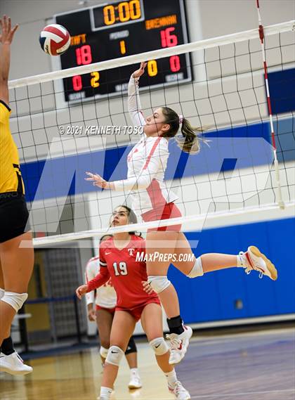 Thumbnail 3 in Brennan vs. Taft photogallery.