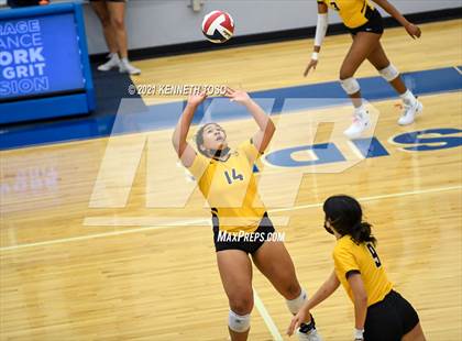 Thumbnail 2 in Brennan vs. Taft photogallery.