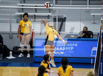 Thumbnail 3 in Brennan vs. Taft photogallery.