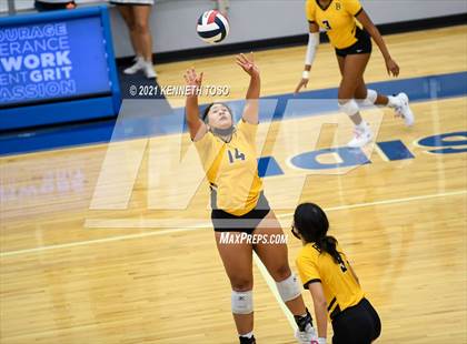 Thumbnail 3 in Brennan vs. Taft photogallery.