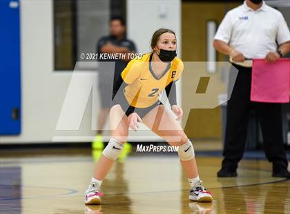 Thumbnail 3 in Brennan vs. Taft photogallery.