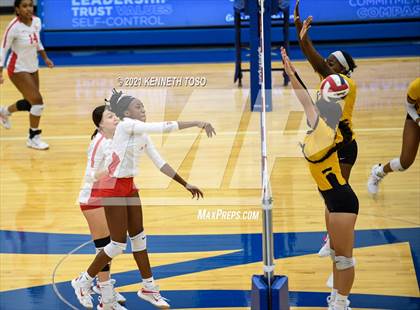 Thumbnail 3 in Brennan vs. Taft photogallery.