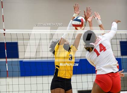 Thumbnail 3 in Brennan vs. Taft photogallery.