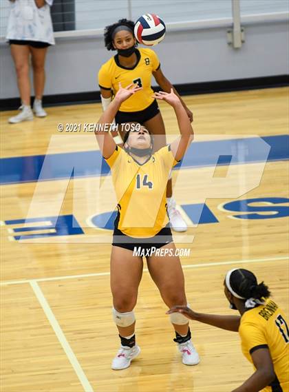 Thumbnail 2 in Brennan vs. Taft photogallery.