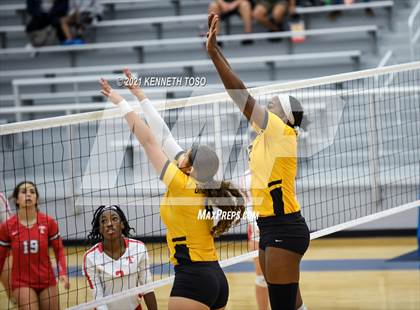 Thumbnail 3 in Brennan vs. Taft photogallery.