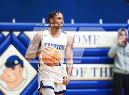 Thumbnail 1 in Roselle Catholic @ Trenton Catholic Academy photogallery.